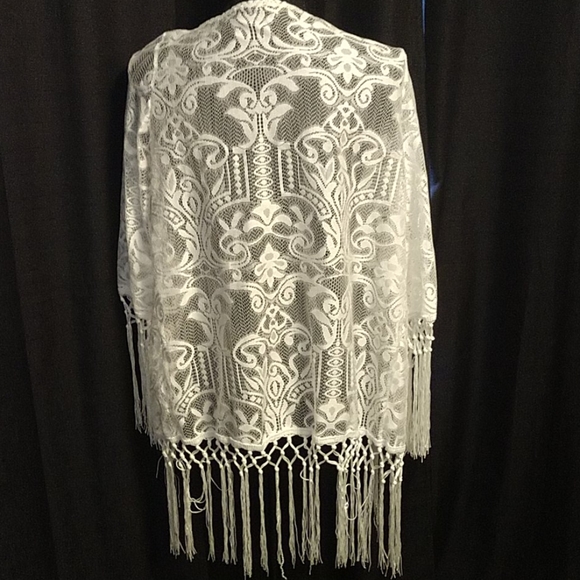 Ealey Fushi Tops - Ealey Fushi lace coverup